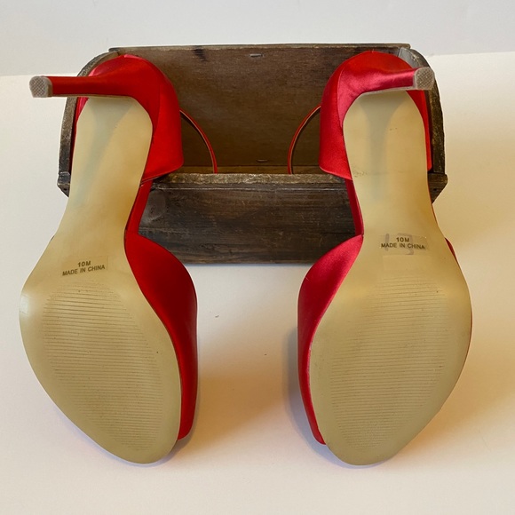 Badgley Mischka Crystal Embellished Red Satin Peep Toe Ankle Strap Shoe Size 10. - Picture 3 of 9